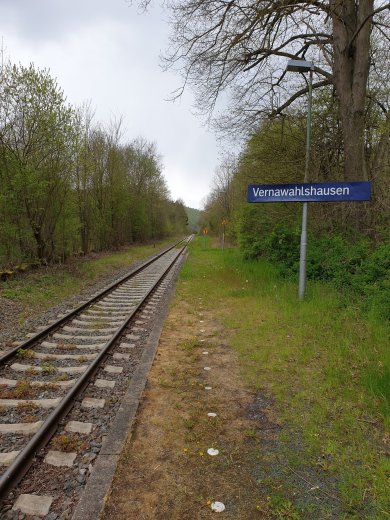 Haltestelle Vernawahlshausen Schiene