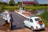 Fähre Lippoldsberg mit Auto und Fährmann