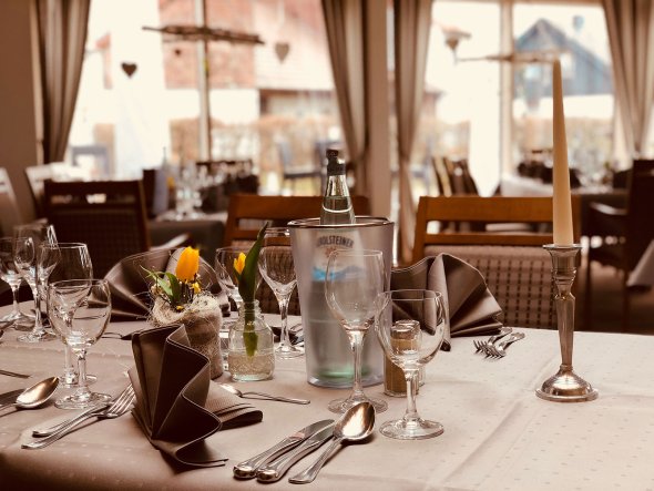 Festlich eingedeckter Tisch im Restaurant Kronenhof