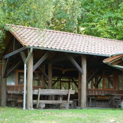 Grillhütte mit Nebengebäude