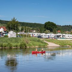 Kanu auf der Weser vor dem Campingplatz Oedelsheim